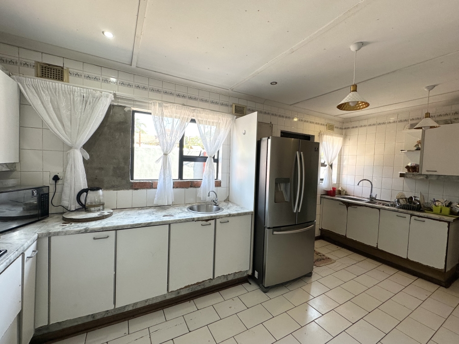 5 Bedroom Property for Sale in Southernwood Eastern Cape
